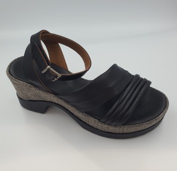 Sandales compensées noires femme