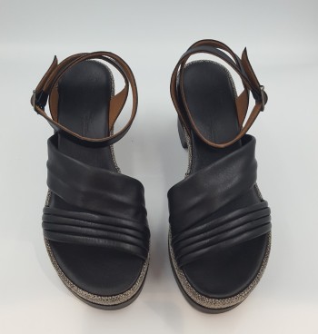 Sandales compensées noires femme