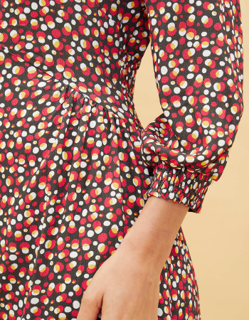 LA FIANCEE Robe fluide ajustée col boutons Ayanna