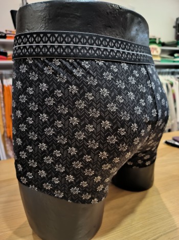 Boxer noir homme avec motifs fleurs