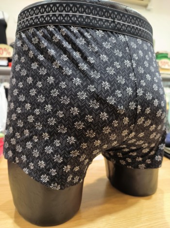 Boxer homme noir motif fleurs blanches