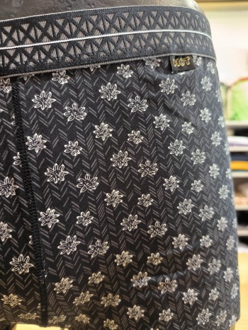 Boxer homme noir motif fleurs blanches