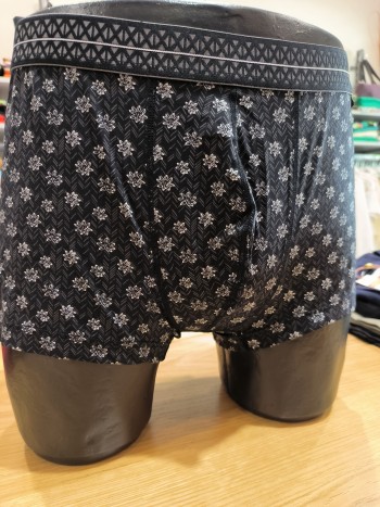 Boxer homme noir motif fleurs blanches