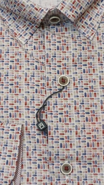 Col chemise à petits motifs