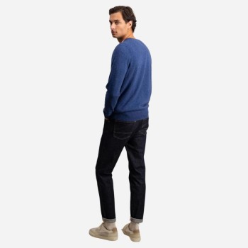 Dos du pull bleu nuit