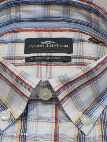 Col pointes boutonnées