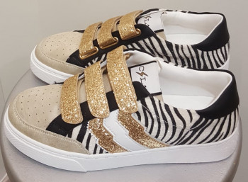 Sneakers zébrées avec scratchs dorés